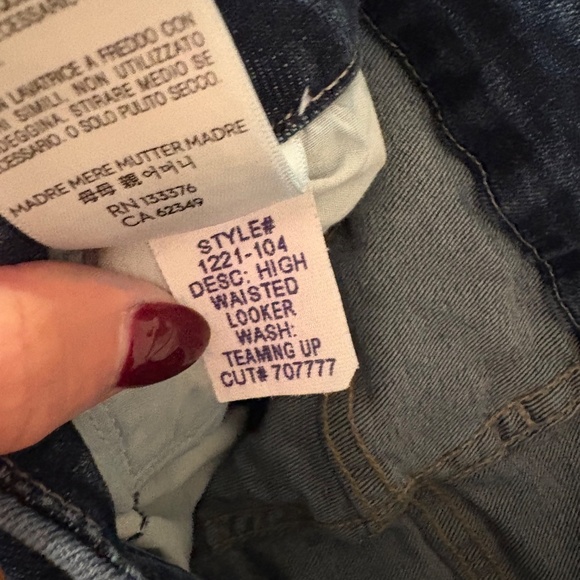 Mother High Waisted Looker Jean in Teaming Up- 25 - Picture 7 of 7